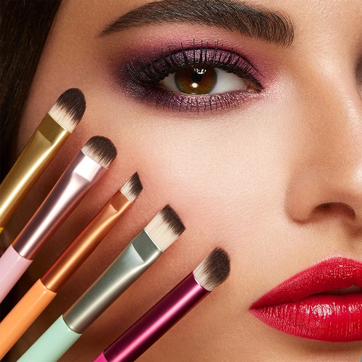 Illustrative image for makeup service at ladonna elamir center